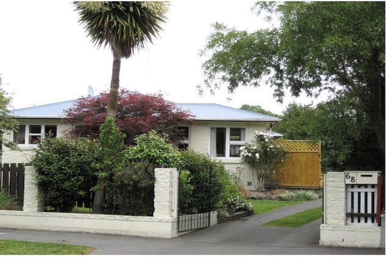 Photo of property in 68 Greendale Avenue, Avonhead, Christchurch, 8042