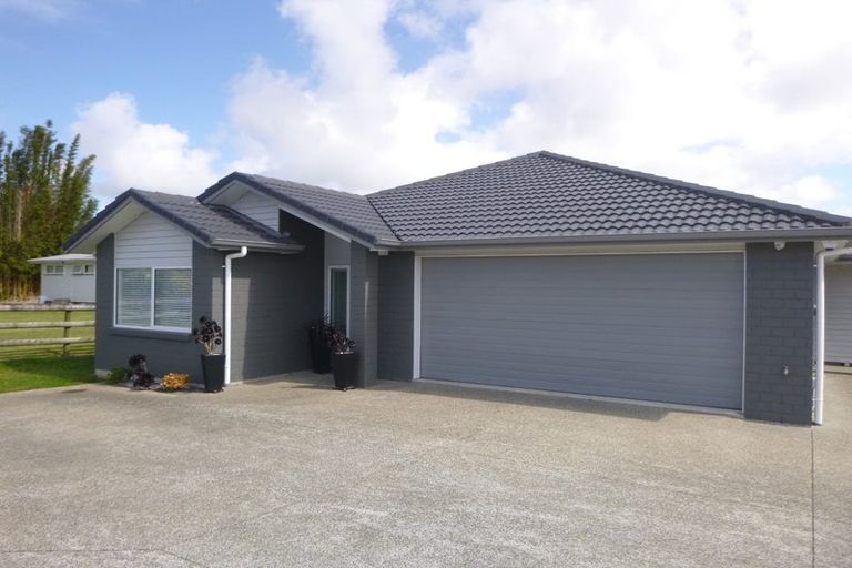 Photo of property in 120 Matua Road, Huapai, Kumeu, 0810