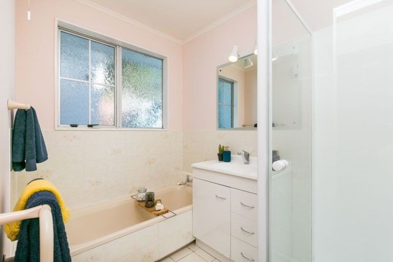 Photo of property in 148 Mark Avenue, Grenada Village, Wellington, 6037