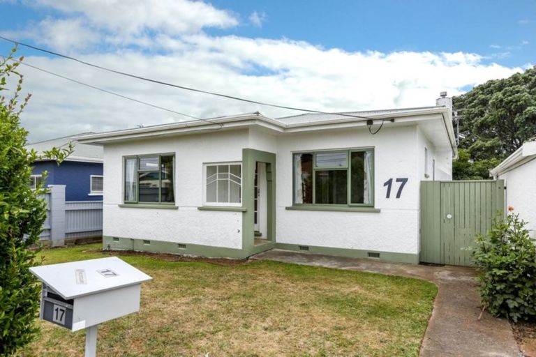 Photo of property in 17 Maratahu Street, Westown, New Plymouth, 4310