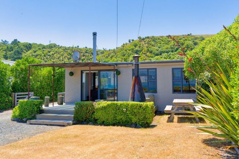 Photo of property in 19 South Bay Parade, South Bay, Kaikoura, 7300