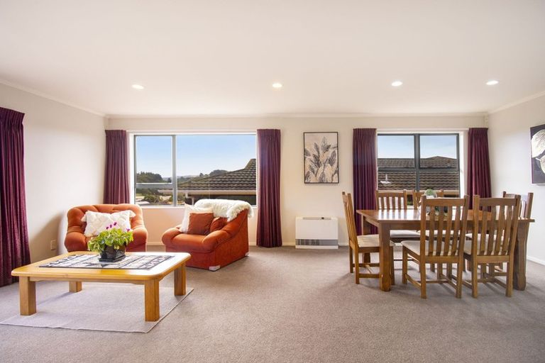 Photo of property in 47 Exploration Way, Whitby, Porirua, 5024