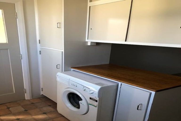 Photo of property in 74 Brandon Street, Featherston, 5710