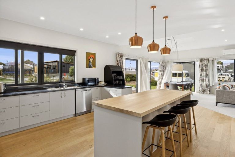 Photo of property in 8 Hebbard Court, Albert Town, Wanaka, 9305