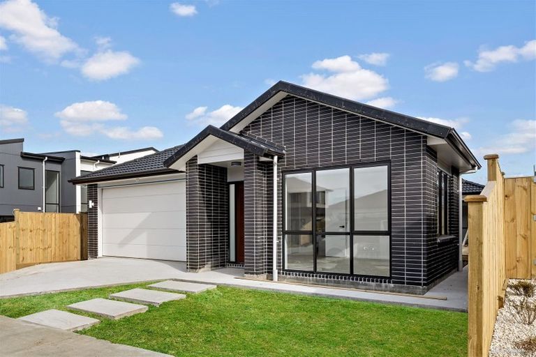 Photo of property in 4 Lusitano Drive, Karaka, Papakura, 2113