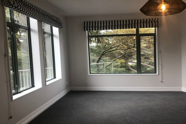 Photo of property in 134 Wadestown Road, Wadestown, Wellington, 6012