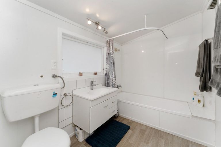 Photo of property in 3 Raukawa Street, Otaki, 5512