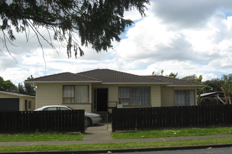 Photo of property in 1 Sharland Avenue, Manurewa, Auckland, 2102