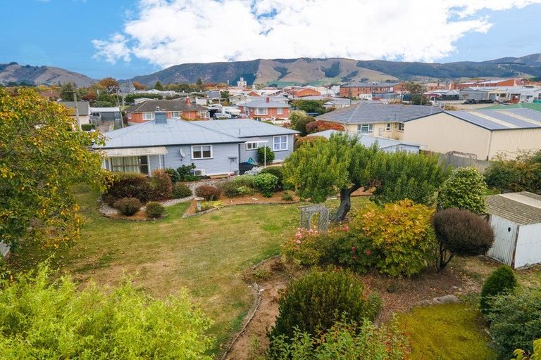 Photo of property in 15 Rugby Street, Waimate, 7924