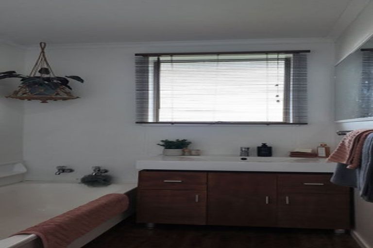 Photo of property in 50 Cascade Crescent, Westbrook, Palmerston North, 4412