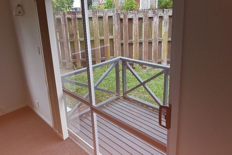 Photo of property in 30 Faith Bullock Place, New Lynn, Auckland, 0600