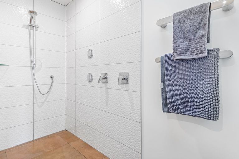 Photo of property in 27 Watts Road, Fernhill, Queenstown, 9300