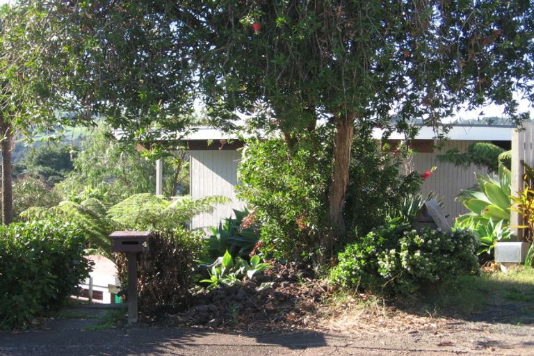 Photo of property in 4 Sykes Avenue, Hatfields Beach, Orewa, 0931