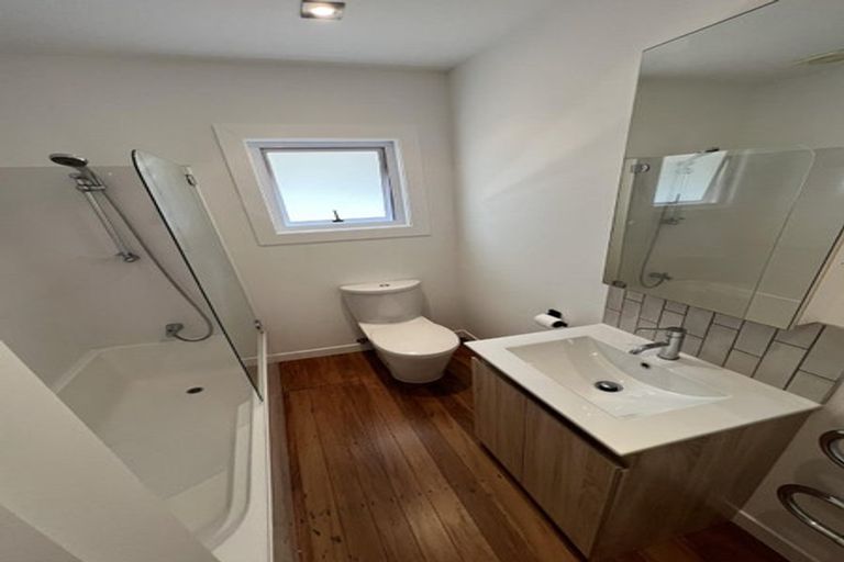 Photo of property in 3/4 Birchfield Road, Hauraki, Auckland, 0622