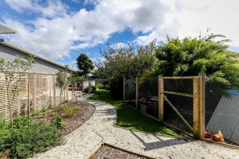 Photo of property in 130b Wairau Road, Oakura, 4314