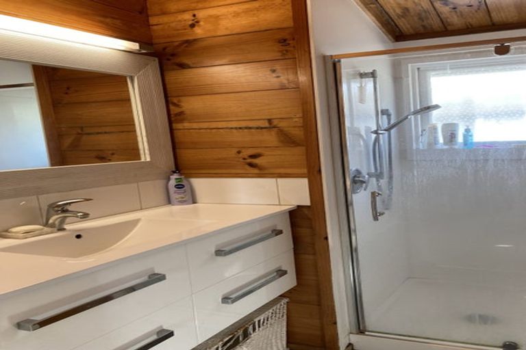 Photo of property in 31 Annan Grove, Papakowhai, Porirua, 5024