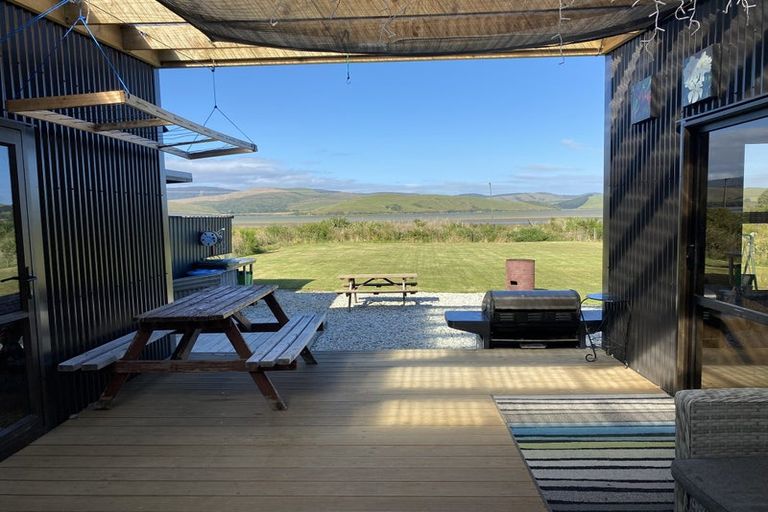 Photo of property in 11 Carrickfergus Street, Waikawa, Tokanui, 9884