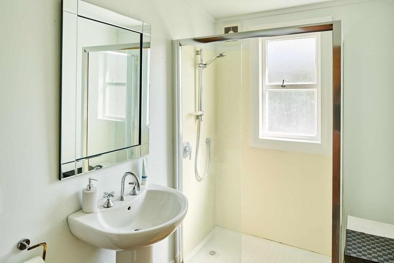 Photo of property in 44 Mortimer Terrace, Aro Valley, Wellington, 6021