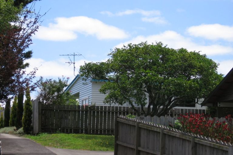 Photo of property in 19 Bolton Street, Blockhouse Bay, Auckland, 0600