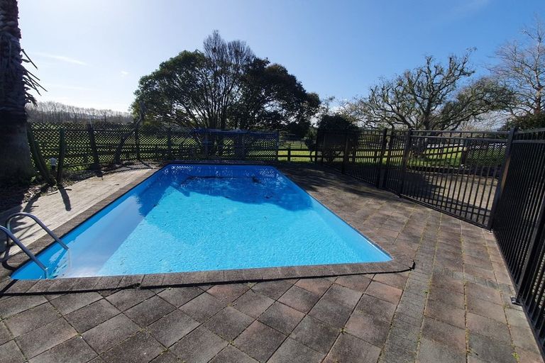 Photo of property in 143 Hamlin Road, Ardmore, Papakura, 2582