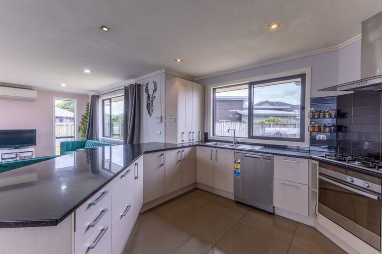 Photo of property in 11 Chatham Place, Rototuna North, Hamilton, 3210