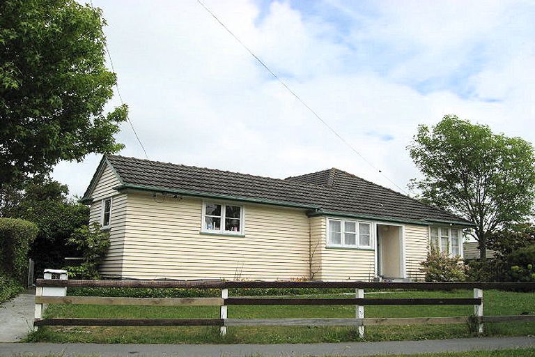 Photo of property in 23 Hollyford Avenue, Bryndwr, Christchurch, 8053