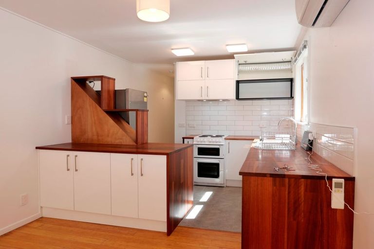 Photo of property in 45a Randwick Road, Northland, Wellington, 6012