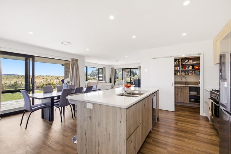 Photo of property in 1 Glendas Way, Acacia Bay, 3385