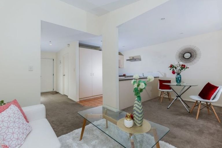 Photo of property in 18/30 John Jennings Drive, Oteha, Auckland, 0632