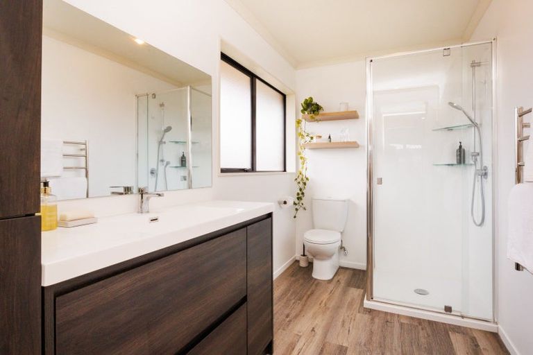 Photo of property in 17 Daniel Place, Kelvin Grove, Palmerston North, 4414