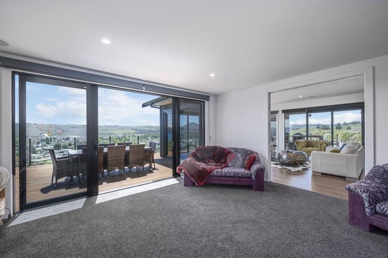 Photo of property in 38 Peregrine Place, Kinloch, Taupo, 3377