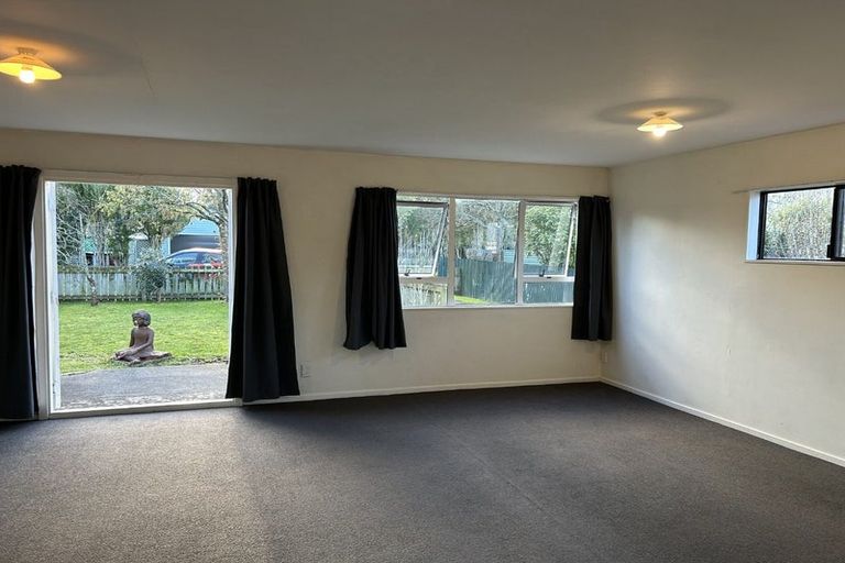 Photo of property in 1 Cotter Street, Greytown, 5712