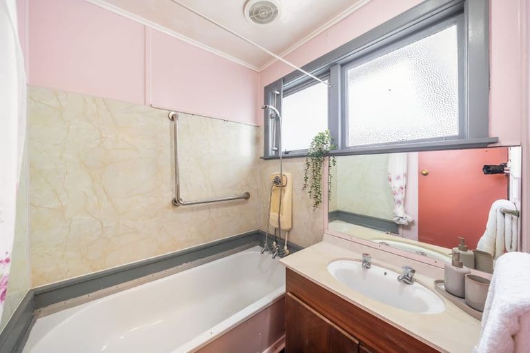 Photo of property in 58 Thackeray Street, Trentham, Upper Hutt, 5018