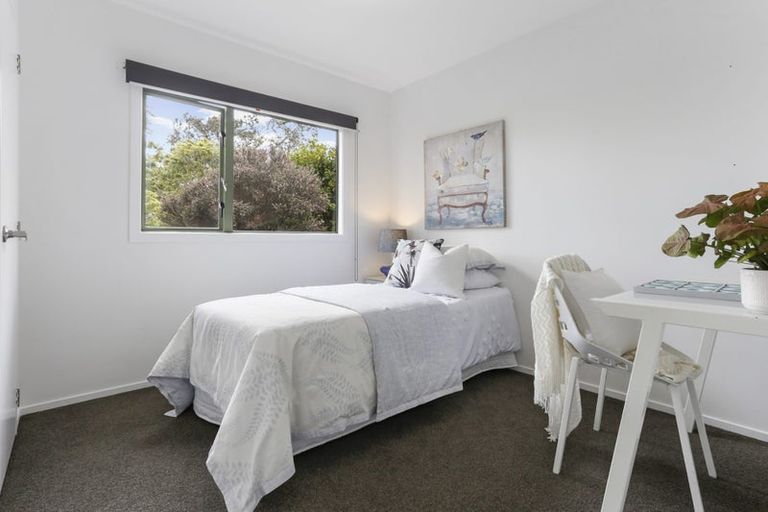 Photo of property in 91a Woodglen Road, Glen Eden, Auckland, 0602