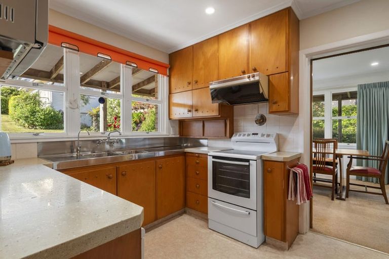 Photo of property in 5 Churchill Road, Murrays Bay, Auckland, 0630