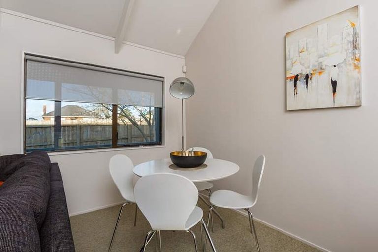 Photo of property in 81 Astley Avenue, New Lynn, Auckland, 0600