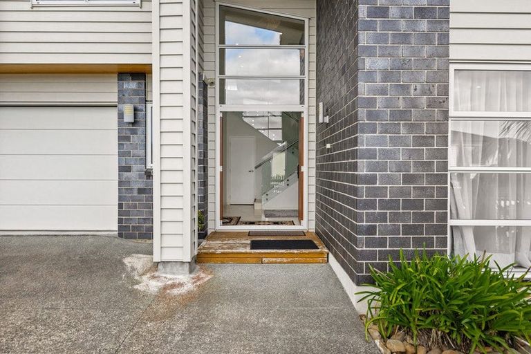 Photo of property in 75 San Valentino Drive, Henderson, Auckland, 0612