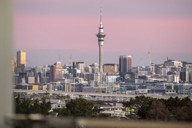 Photo of property in 3/4 Huka Road, Birkenhead, Auckland, 0626