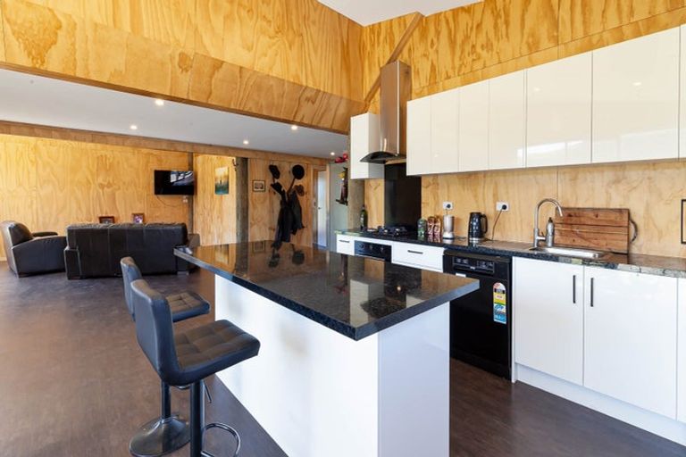 Photo of property in 102 Wharariki Road, Puponga, Collingwood, 7073