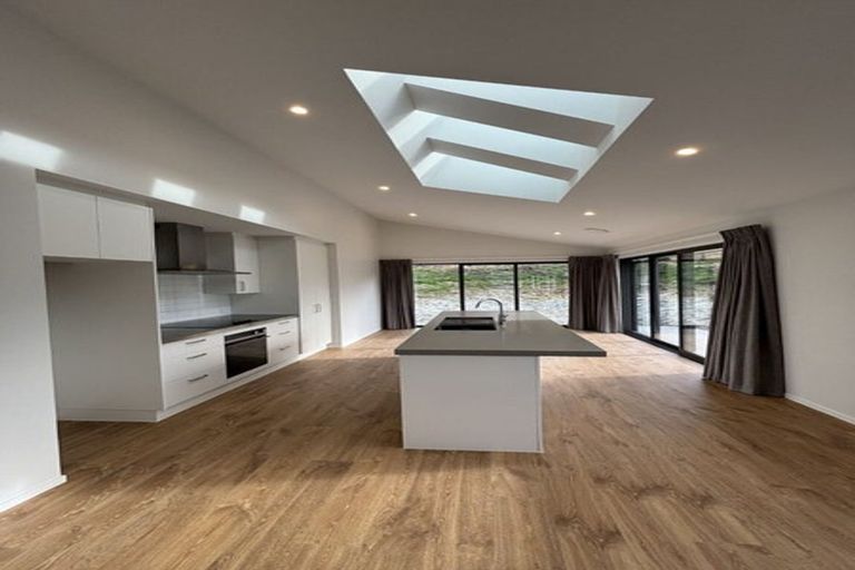 Photo of property in 10 Friesian Close, Jacks Point, 9371