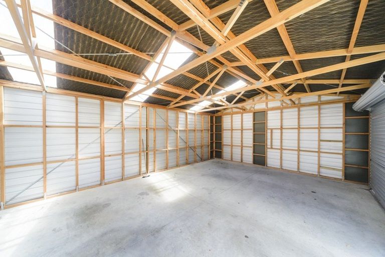 Photo of property in 11 Shamrock Street, Takaro, Palmerston North, 4412