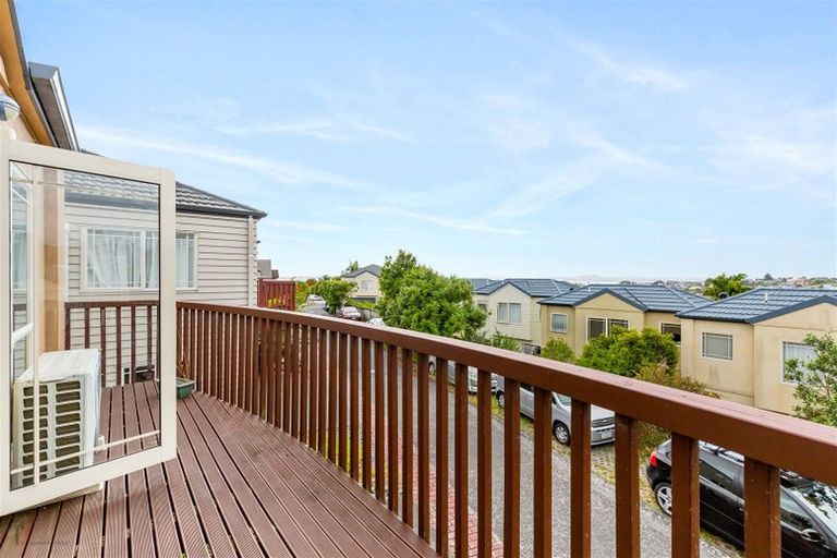Photo of property in 147b Hobsonville Road, West Harbour, Auckland, 0618