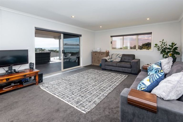 Photo of property in 7 Paisley Street, Mellons Bay, Auckland, 2014