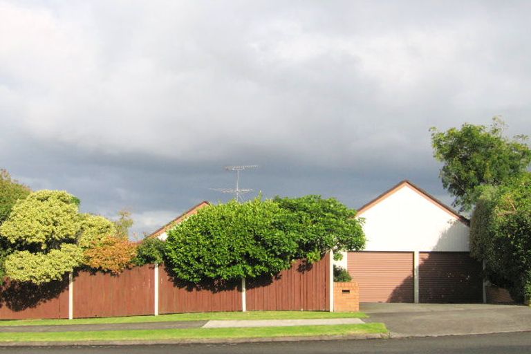Photo of property in 24 Palmyra Way, Half Moon Bay, Auckland, 2012