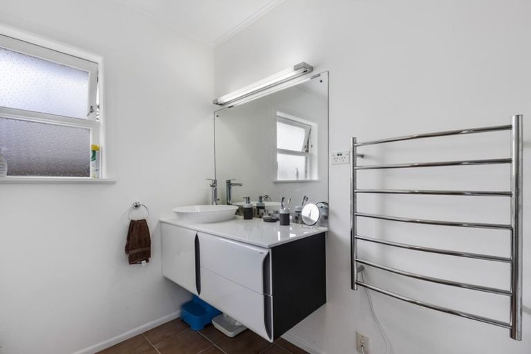 Photo of property in 54 Lyttelton Avenue, Forrest Hill, Auckland, 0620