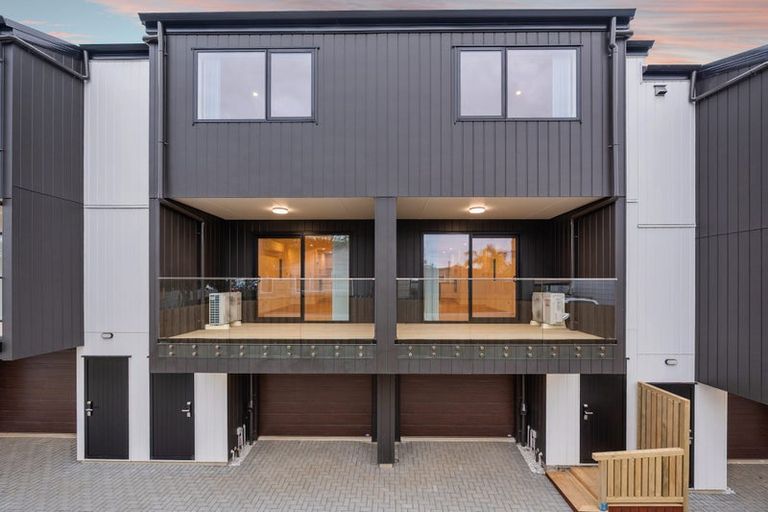 Photo of property in 5d Glendhu Road, Bayview, Auckland, 0629