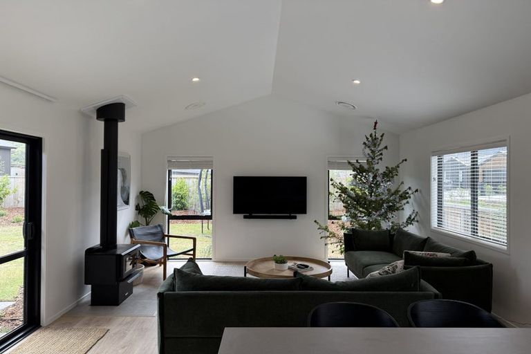 Photo of property in 8 Barn Road, Jacks Point, 9371