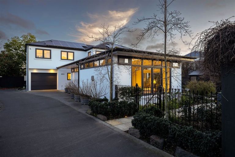 Photo of property in 62a Holly Road, St Albans, Christchurch, 8014