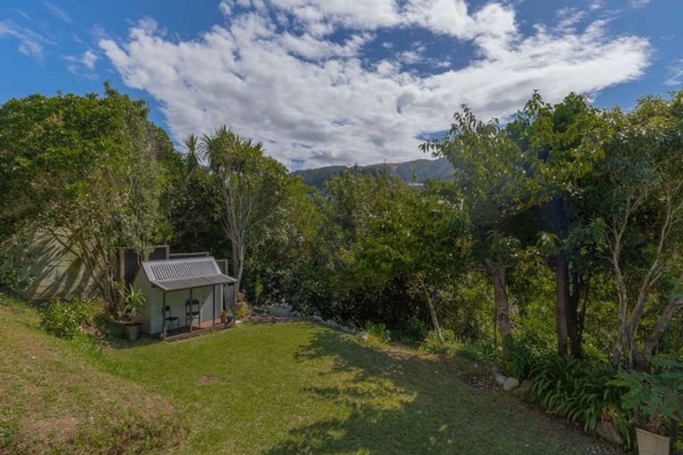 Photo of property in 51 Handyside Street, Tawa, Wellington, 5028