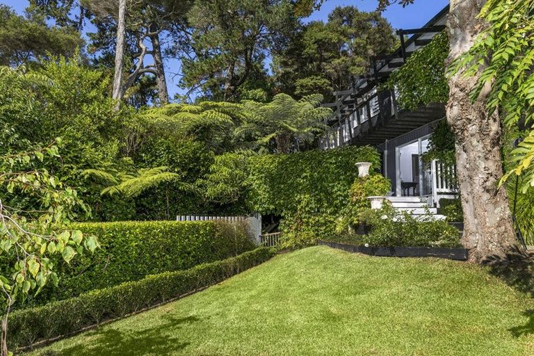 Photo of property in 12 Oratau Place, Greenhithe, Auckland, 0632